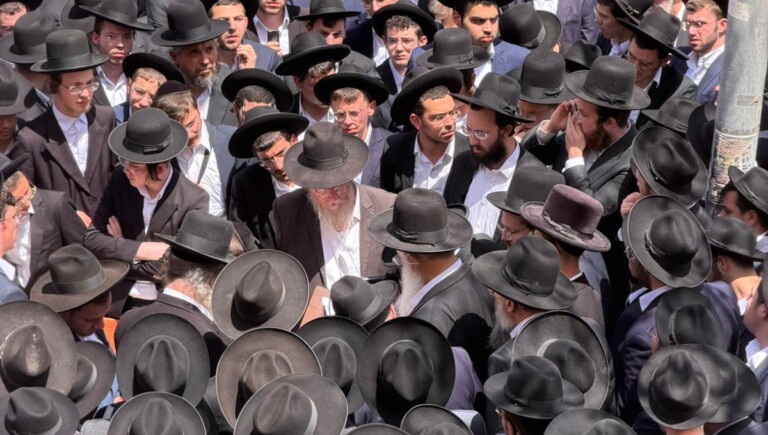 הגר"ש שפיגל בהלווית בנו: "אבי, איפה אתה? למה אשכל שניכם ביום אחד?"