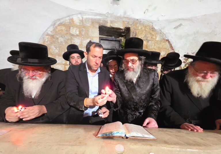 אב בית הדין ויז'ניץ בקבר יוסף: ״אתם שומרים עלינו״