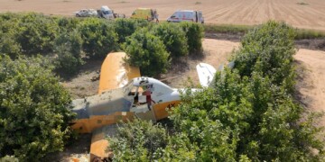 מטוס קל התרסק לתוך עצים סמול לגבולות בדרום