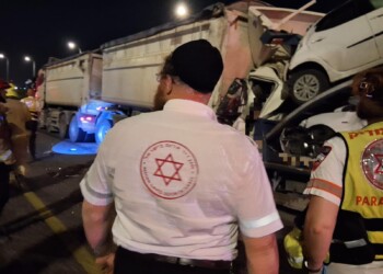 הרוג בתאונה קשה בין שתי משאיות הלילה במחלף יבנה