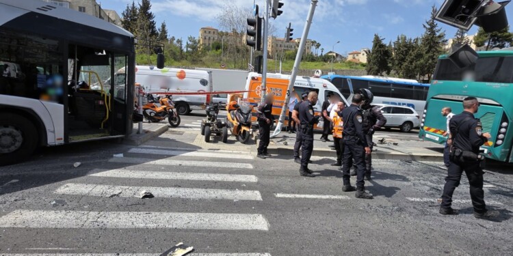 ירושלים: 16 פצועים קל ופצועה בינוני בכניסה לעיר