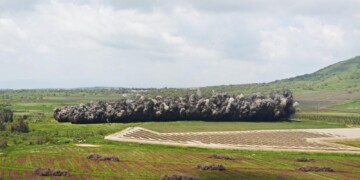 צפו: פיצוץ 700 מוקשים סמוך לגבול סוריה