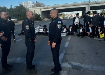 הפלג הירושלמי חסם את כביש 4 ביציאה מבני ברק