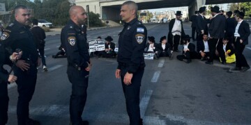 הפלג הירושלמי חסם את כביש 4 ביציאה מבני ברק