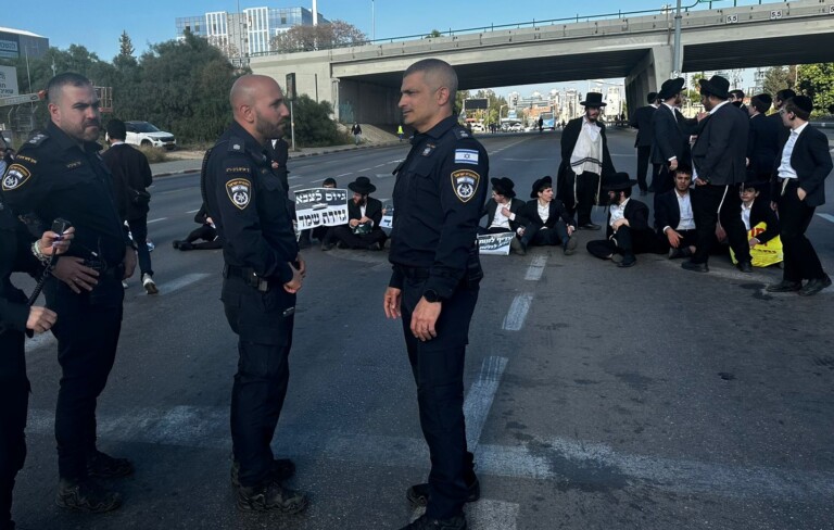 הפלג הירושלמי חסם את כביש 4 ביציאה מבני ברק