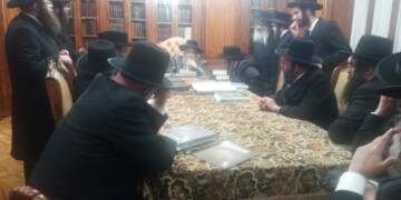 האדמו”ר מסאטמר הורה באסיפת חרום לשלש את העזרה נגד הגיוס