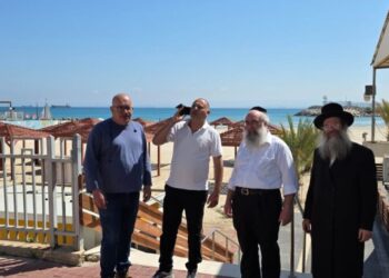 הוארכה הגדר בחוף הנפרד לצורך צניעות