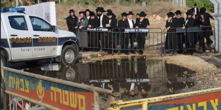 המשטרה מתכננת מבצע למעצר חרדים עריקים