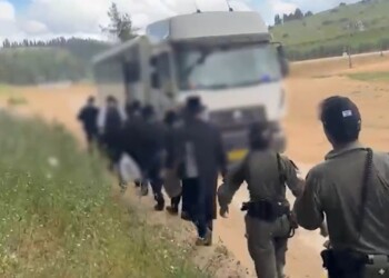 מאות שהלכו ביערות לכיוון מירון נעצרו והורחקו מהאזור