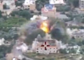 צפו: פיצוץ בצבע – חיל האוויר תקף מבנים של חיזבאללה