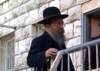 ברוך דיין אמת: הגרד”מ שמידל זצ”ל – יו”ר ‘אתרא קדישא’