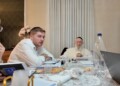 נוסעים ברכב לבית הכנסת? הגר”י זילברשטיין נגד המתעצלים ללכת ברגל