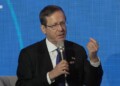 הרצוג לאנשי נתניהו: מצפה שגם הצד השני יבוא לחדר