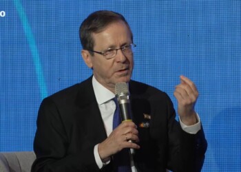 הרצוג לאנשי נתניהו: מצפה שגם הצד השני יבוא לחדר