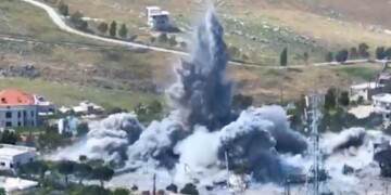 צפו: כך הופצץ מחסן הנ”ט של חיזבאללה