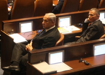 האם נתניהו יהפוך את הצעת חוק הגיוס להצבעת אמון?