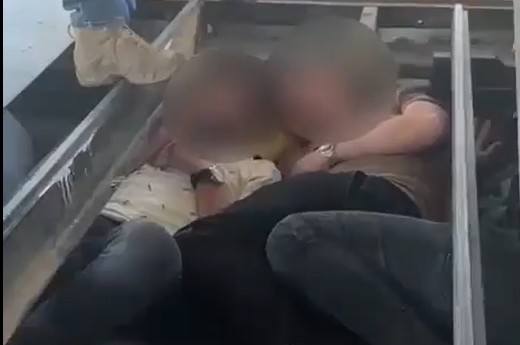 צפו בתיעוד הפסיכי: 8 שב"חים הסתתרו בדופן כפולה