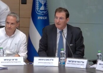 צפו: מהומה בוועדה עם המשך הדיון על חוק הגיוס