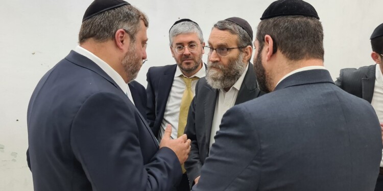 גפני לנציגי דגל ברשויות: להפסיק לאלתר את שת”פ עם המשטרה