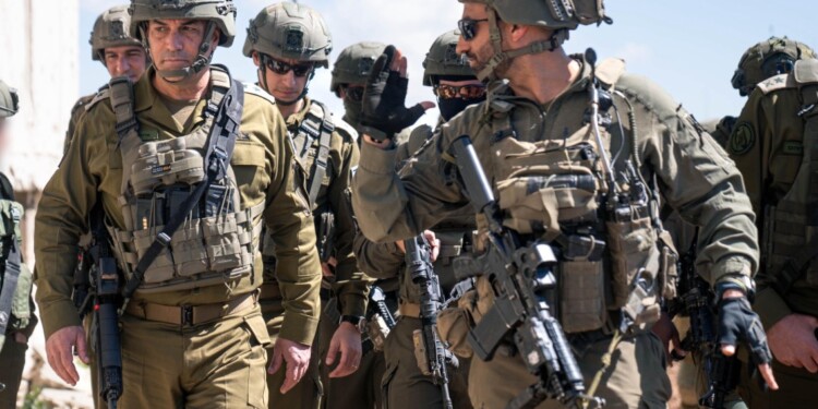 הרמטכ”ל בביקור בלבנון: יש לנו שורה של מטרות באיראן