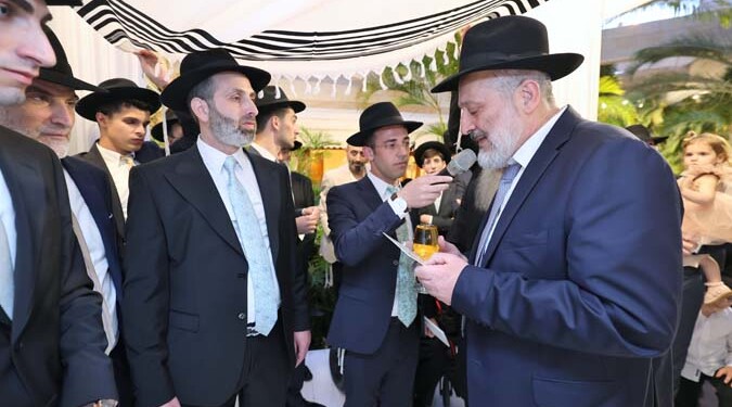 רבנים ואישי ציבור בחתונת בת ראש העיר אלעד