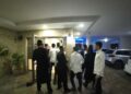 קריית אתא: מפגינים הפתיעו את מפקד כלא 10 בהפגנה תחת ביתו