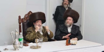 אמש במעונו של האדמו”ר שמחת הפארשפיל לקראת החתונה