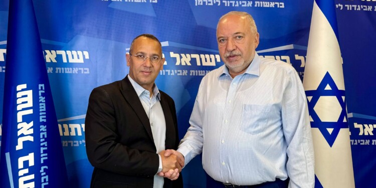 שרון שרעבי, אחיו של החטוף מצטרף למפלגת ישראל ביתנו