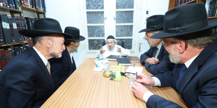 ח”כי דגה”ת הגיעו לגר”ד לנדו; הכרעה בחוק הגיוס בימים הקרובים