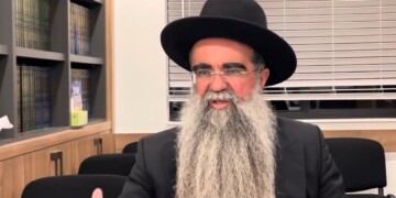היסטוריה בחריש: הרב אשר זיגדון נבחר לרבה הראשון של העיר