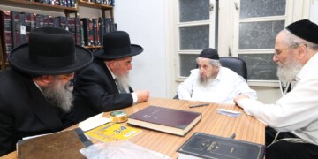 חבר המועצת הגיע למרן לדון בנושא מעצר הבחורים