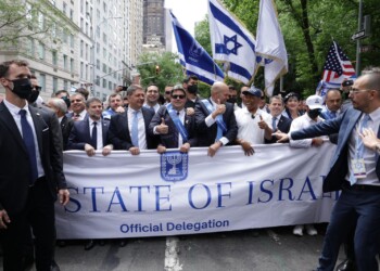 עשרות אלפים בצעדה למען ישראל במנהטן – ממדאני נעדר