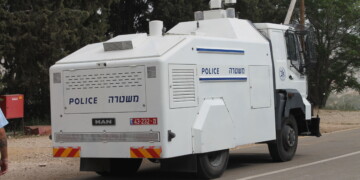 הסוף לשימוש בנוזל “בואש” ומים כחולים בהפגנות
