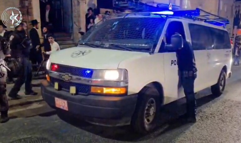 הקיצוניים מפגינים בירושלים נגד בניית מסילת הרכבת הקלה