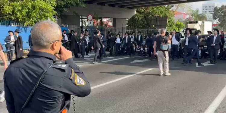אלימות חריגה של השוטרים בהפגנת הר"צפניקים בכביש 4