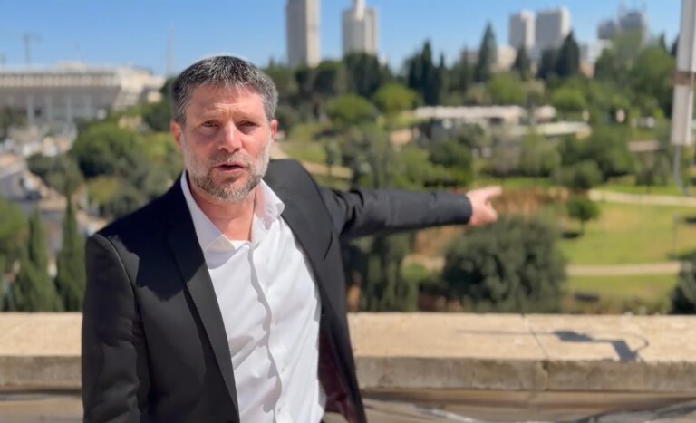 סמוטריץ' לבג"צ: ״העם הוא הריבון - שלא תעזו להרוס את הדמוקרטיה"