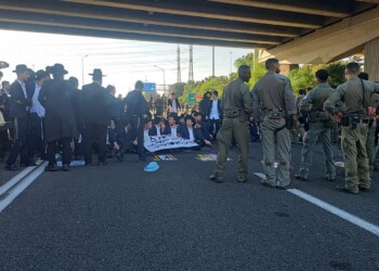 אלפי תומכי הפלג חוסמים את הארץ; כביש 6 ו-4 חסומים לחלוטין