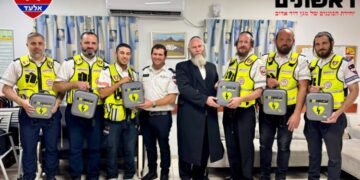 אלעד: 6 מכשירי דפיברילטורים נוספים חולקו למתנדבי מד”א – הצלה