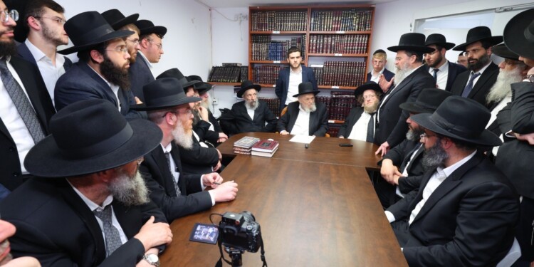 רגע לפני היציאה למסע בארה”ב ראשי הכוללים הגיעו להיפרד