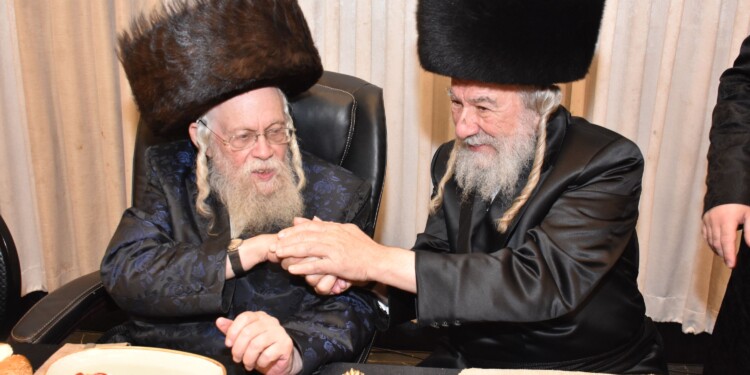 שמחת חתונת נכדת כ”ק האדמו”רים מאשלג וקומרנא רמת שלמה
