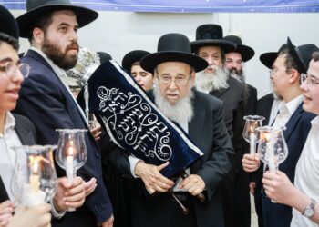 הוכנס ספר תורה לבית הכנסת ‘עדת ישראל’ בהדר