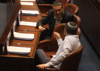 הדרמה הפוליטית הסתיימה; דגל תצביע בעד חוק היועמ"ש