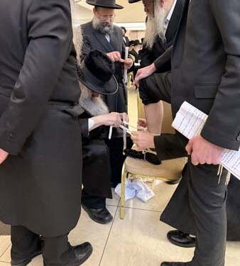 צפו: מעמד החליצה שנערך בבלגיה לאברך מצרפת