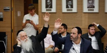 חוק הקפאת מעצר לומדי תורה עבר בוועדת חוץ וביטחון