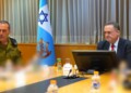שר הביטחון: על צה"ל להיערך לתקיפה עצמאית באיראן