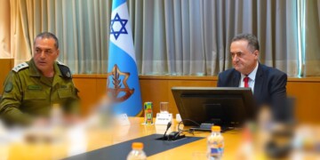 שר הביטחון: על צה"ל להיערך לתקיפה עצמאית באיראן