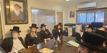 אלפי חסידי צאנז בראשות האדמו"ר יתכנסו מחר מול הכלא הצבאי