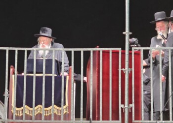אלפי חסידי גור בהפגנה בשערי כלא 10 – עימות נרשמו עם המשטרה