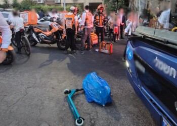 בני ברק: רוכבת קורקינט נפגעה מאוטובוס – מצבה קשה