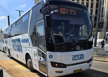 מאות נהגי חברת 'תנופה' בשביתת אזהרה למשך שעות